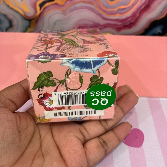 Gucci Flora Gorgeous Gardenia Eau de Toilette - Pink and Floral - Picture 3 of 3